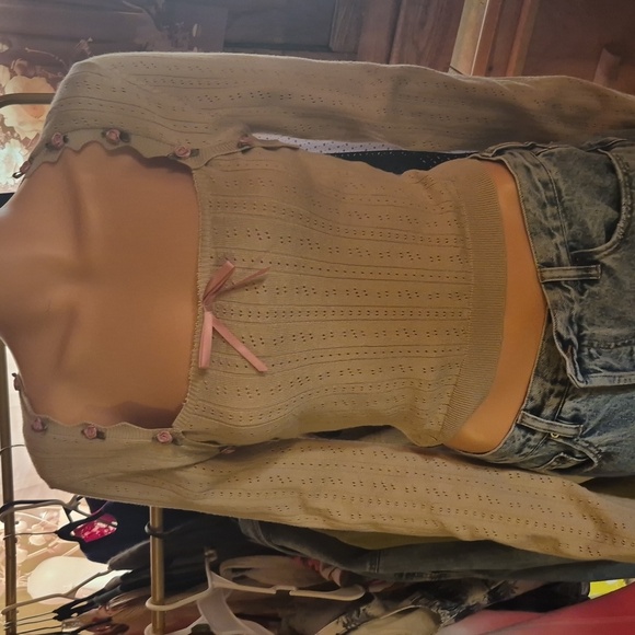 Forever 21 Sweaters - Forever 21 Beige Sweater with Pink Details